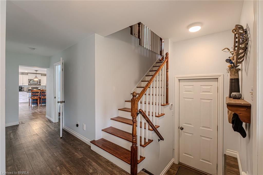 388 Mckellar Street Property Photo 7