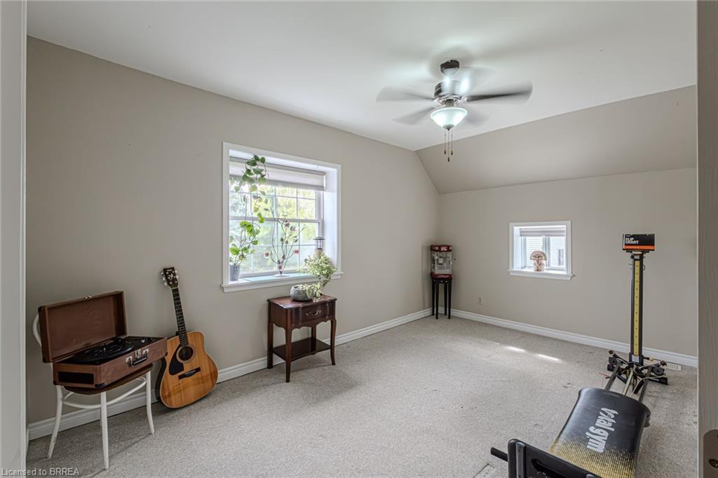 388 Mckellar Street Property Photo 36