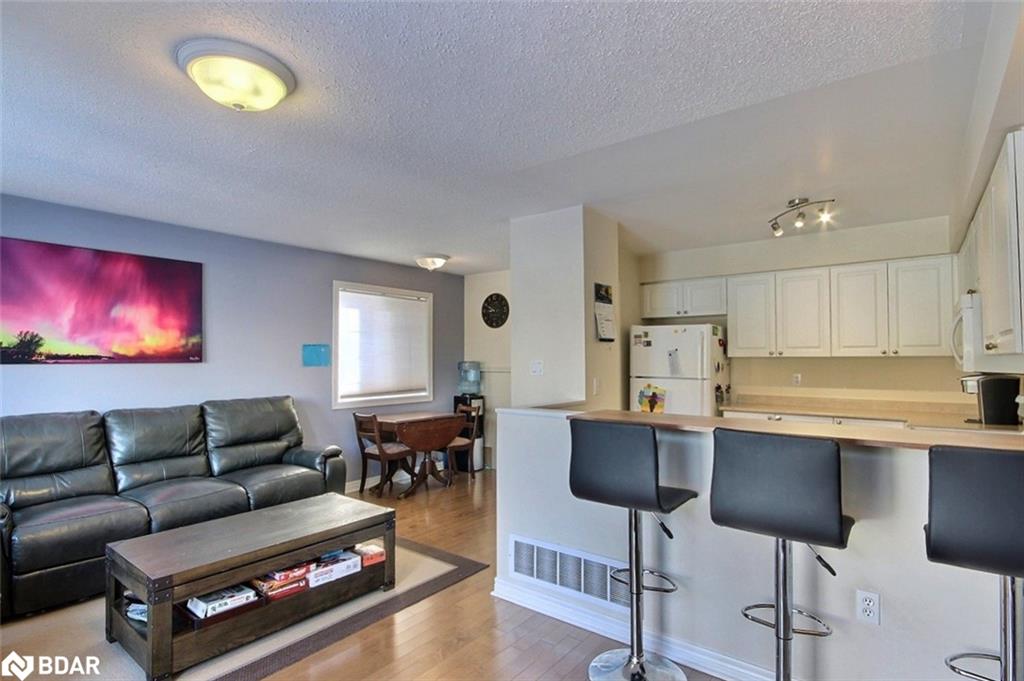 34-430 Mapleview Drive E Property Photo 11