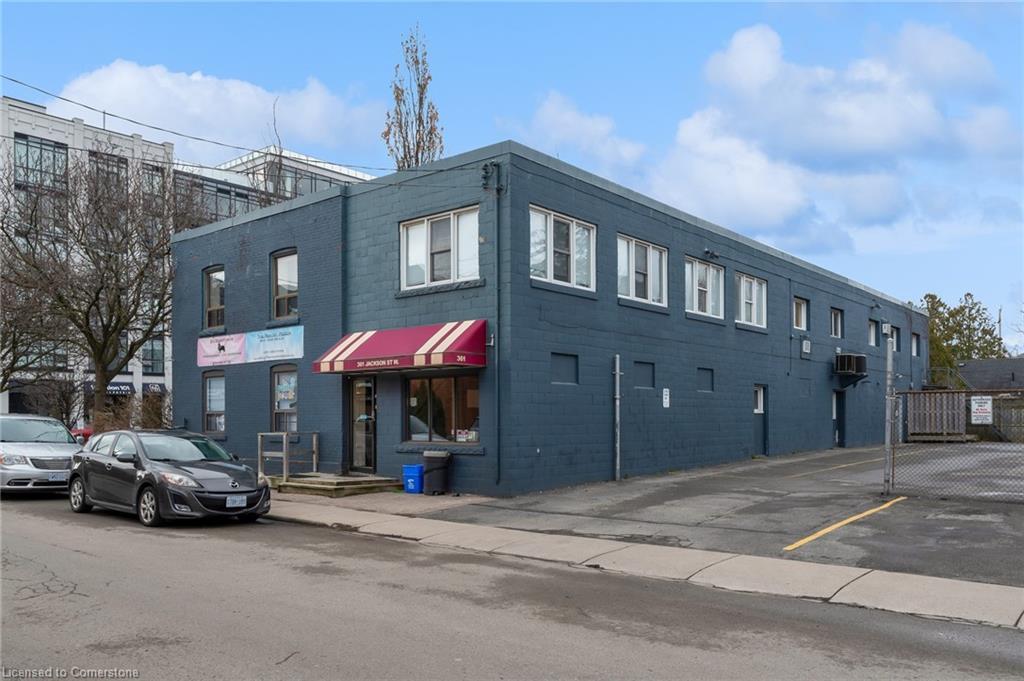 4-361 Jackson Street W Property Photo 2