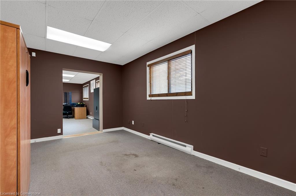 4-361 Jackson Street W Property Photo 6