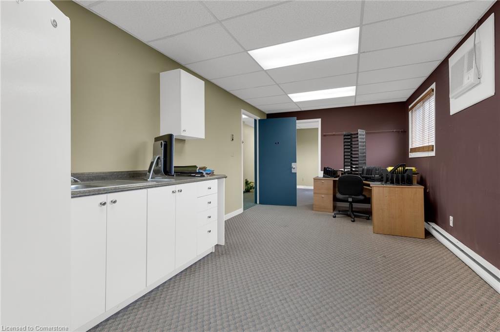 4-361 Jackson Street W Property Photo 8