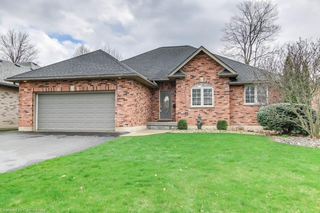 28 Woodland Crescent Property Photo