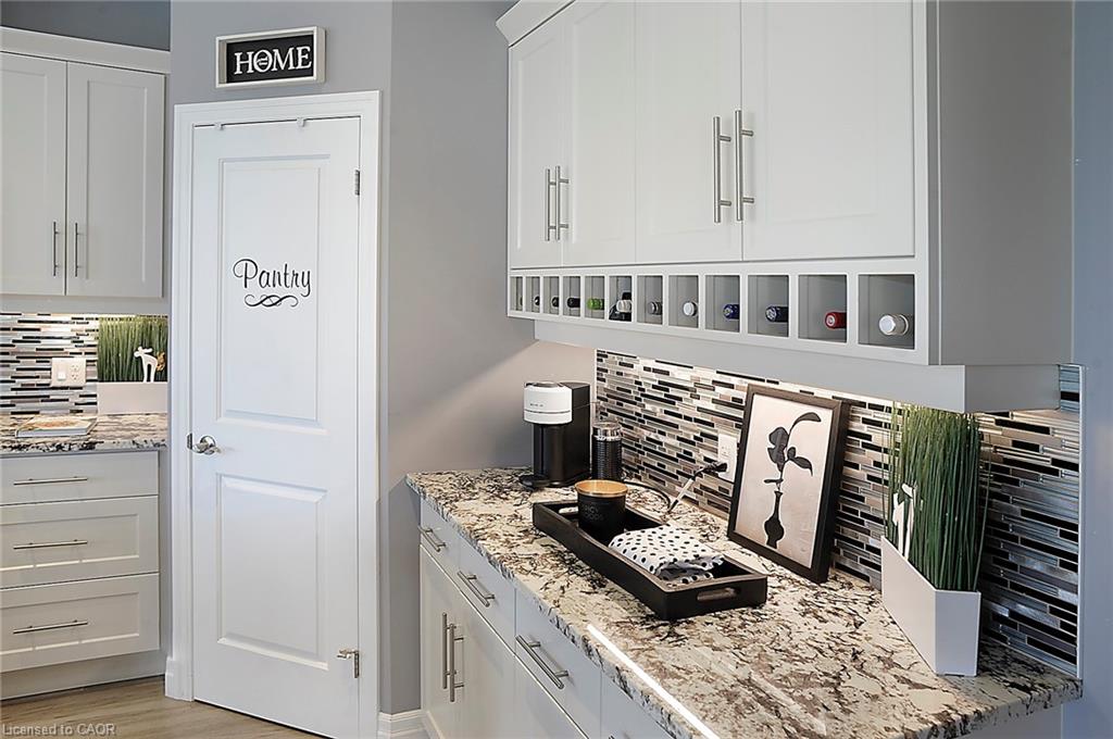 200 Juniper Street Property Photo 8