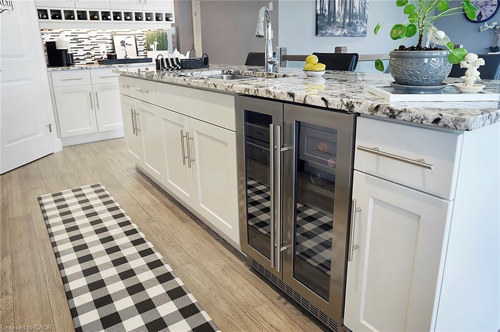 200 Juniper Street Property Photo 13