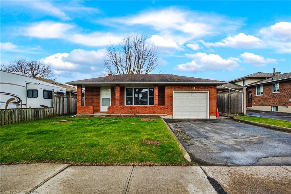 4983 University Avenue Property Photo 1