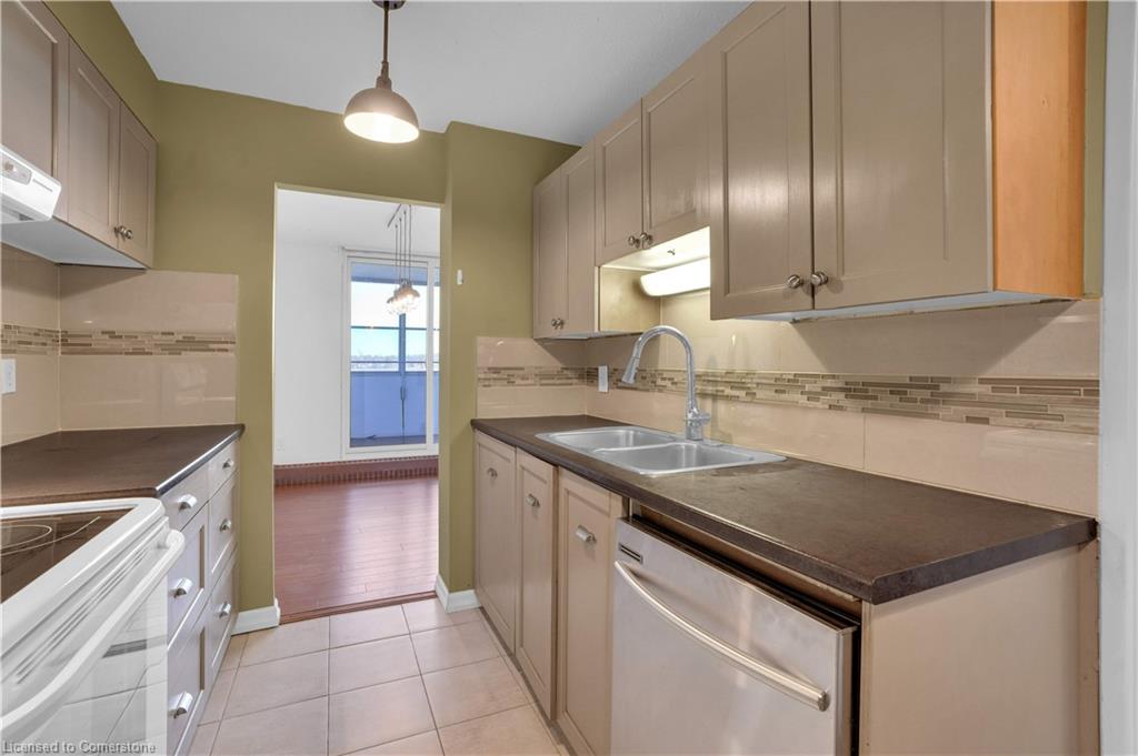 809-225 Harvard Place Property Photo 12