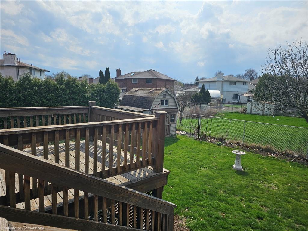 332-1/2 Grantham Avenue Property Photo 33