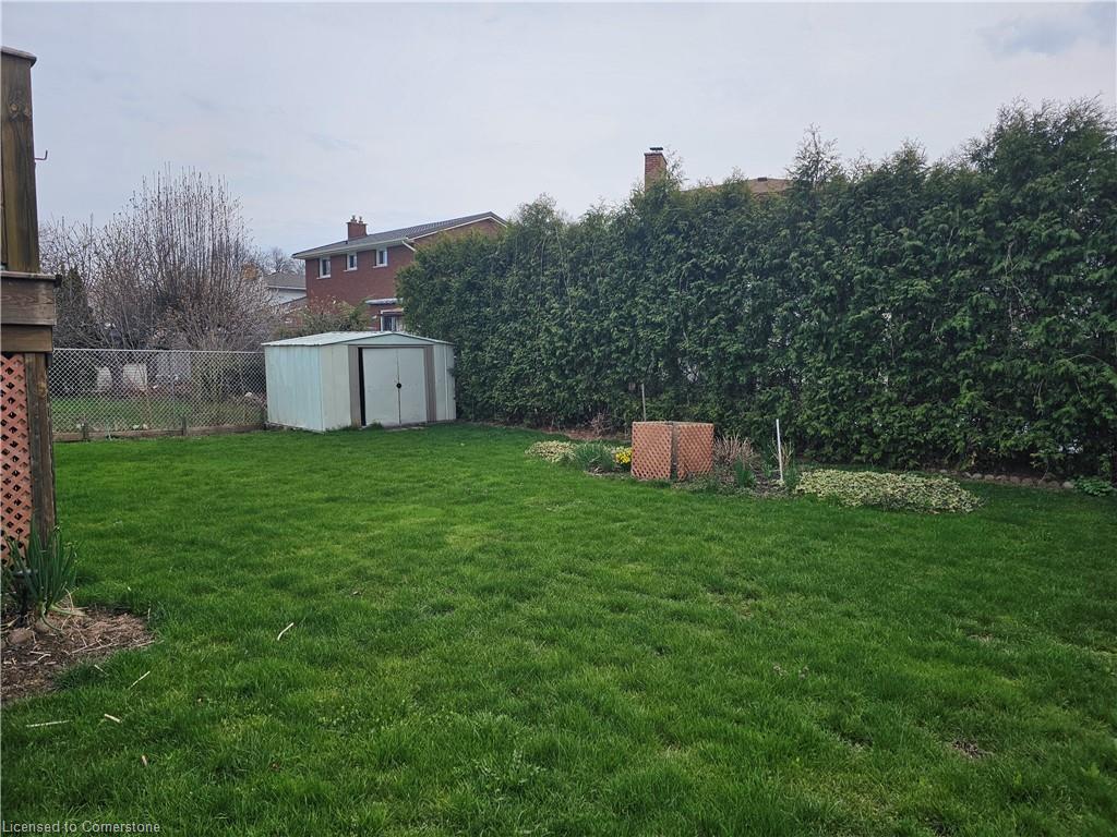 332-1/2 Grantham Avenue Property Photo 37