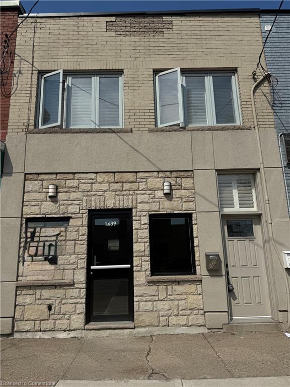 1439 Main Street E Property Photo 2
