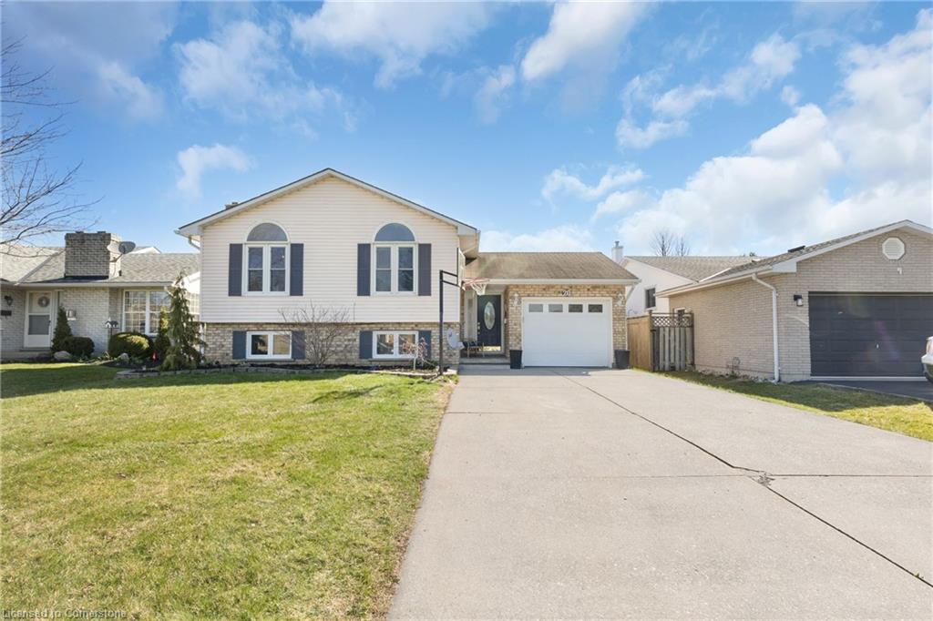 20 Thompson Drive Property Photo 2