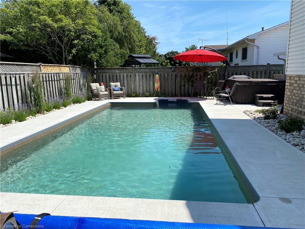 20 Thompson Drive Property Photo 5