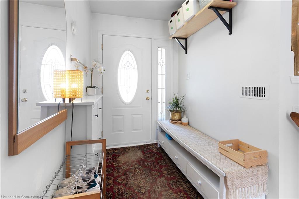 20 Thompson Drive Property Photo 8