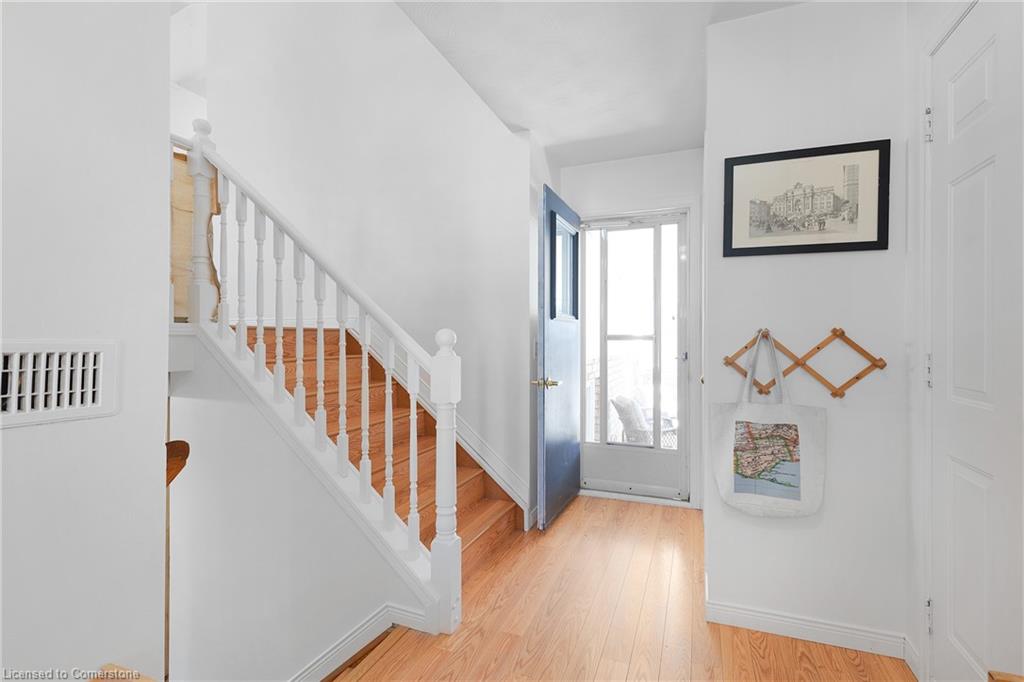 20 Thompson Drive Property Photo 9