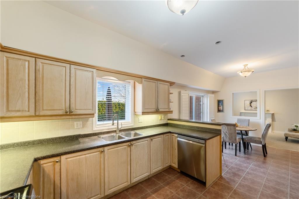 2108 Dalecroft Crescent Property Photo 10