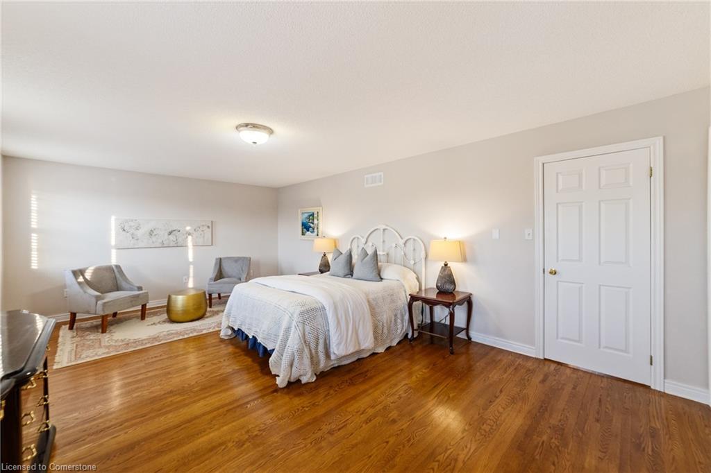 2108 Dalecroft Crescent Property Photo 21