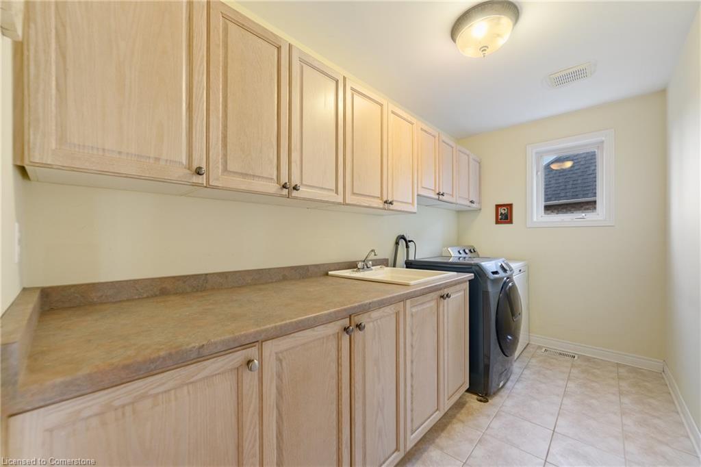 2108 Dalecroft Crescent Property Photo 32