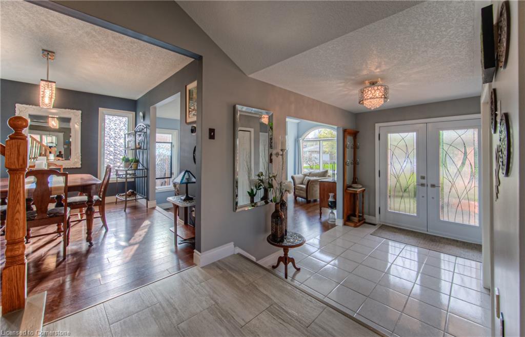 365 Twinflower Crescent Property Photo 6