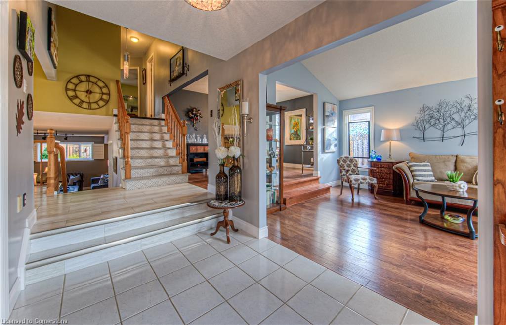 365 Twinflower Crescent Property Photo 7
