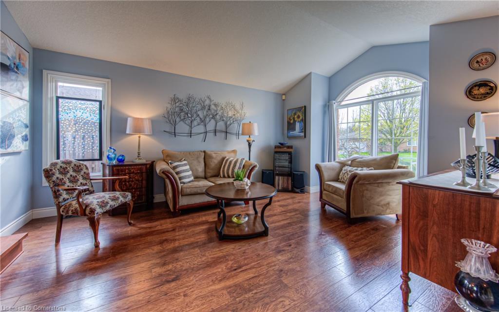 365 Twinflower Crescent Property Photo 8