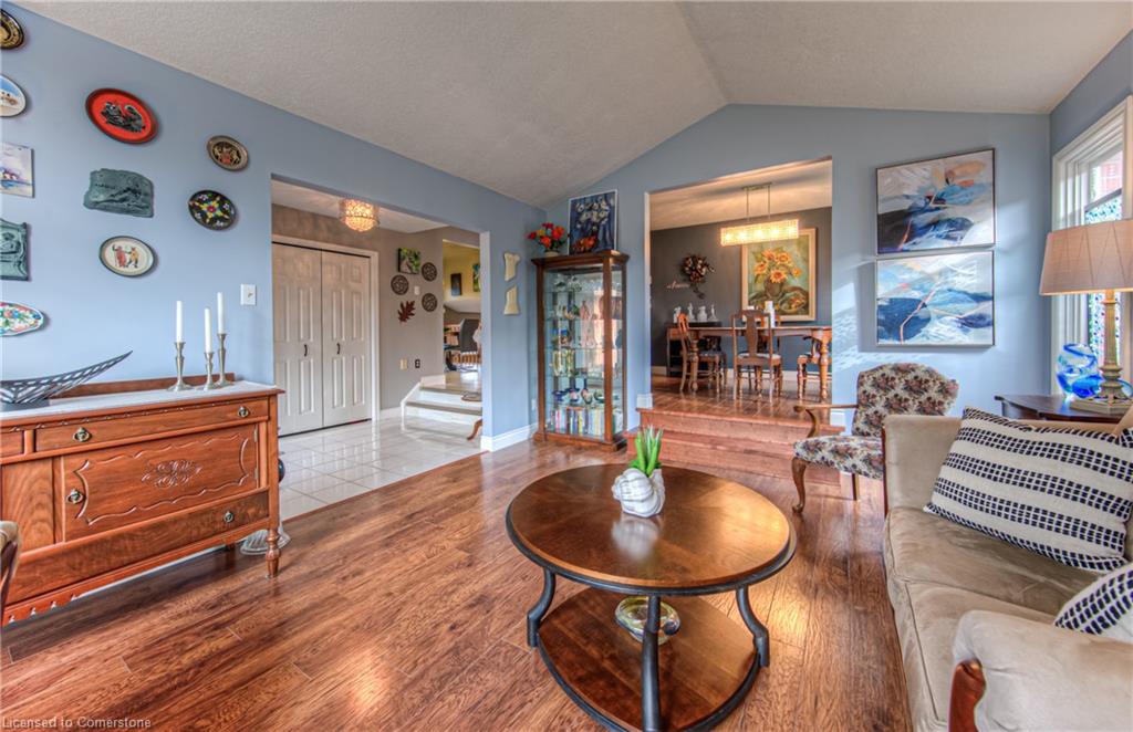 365 Twinflower Crescent Property Photo 10