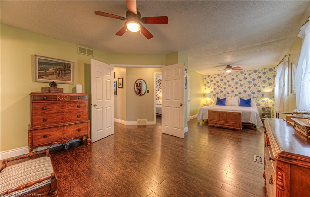 365 Twinflower Crescent Property Photo 32