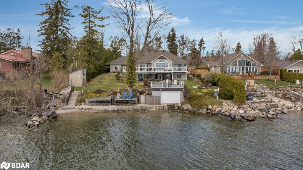 91 Lakeshore Road W Property Photo 1