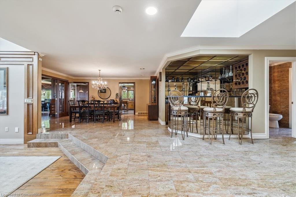 7 Lakegate Drive Property Photo 12