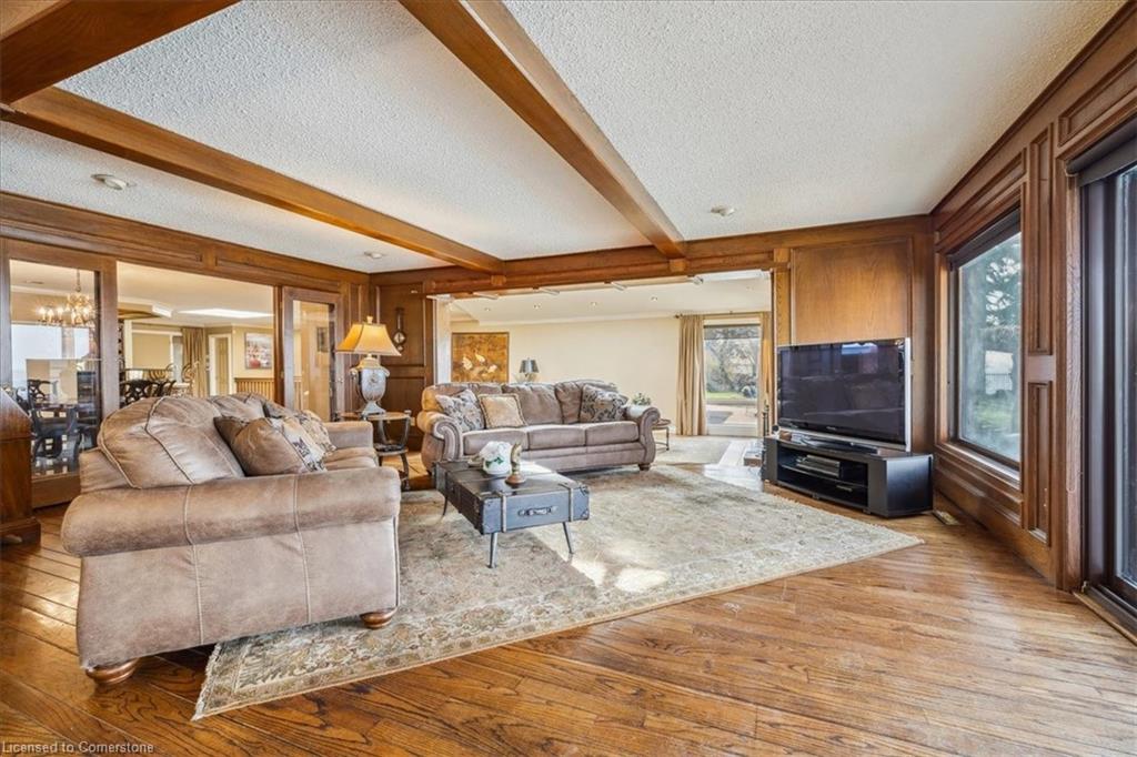 7 Lakegate Drive Property Photo 16