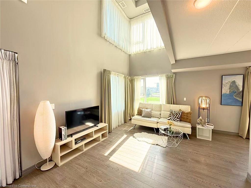 717-321 Spruce Street Property Photo