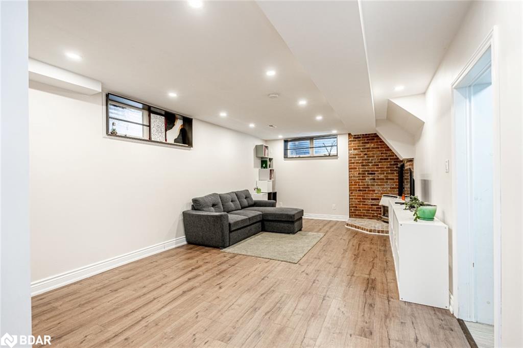 25 Marshall Street Property Photo 18