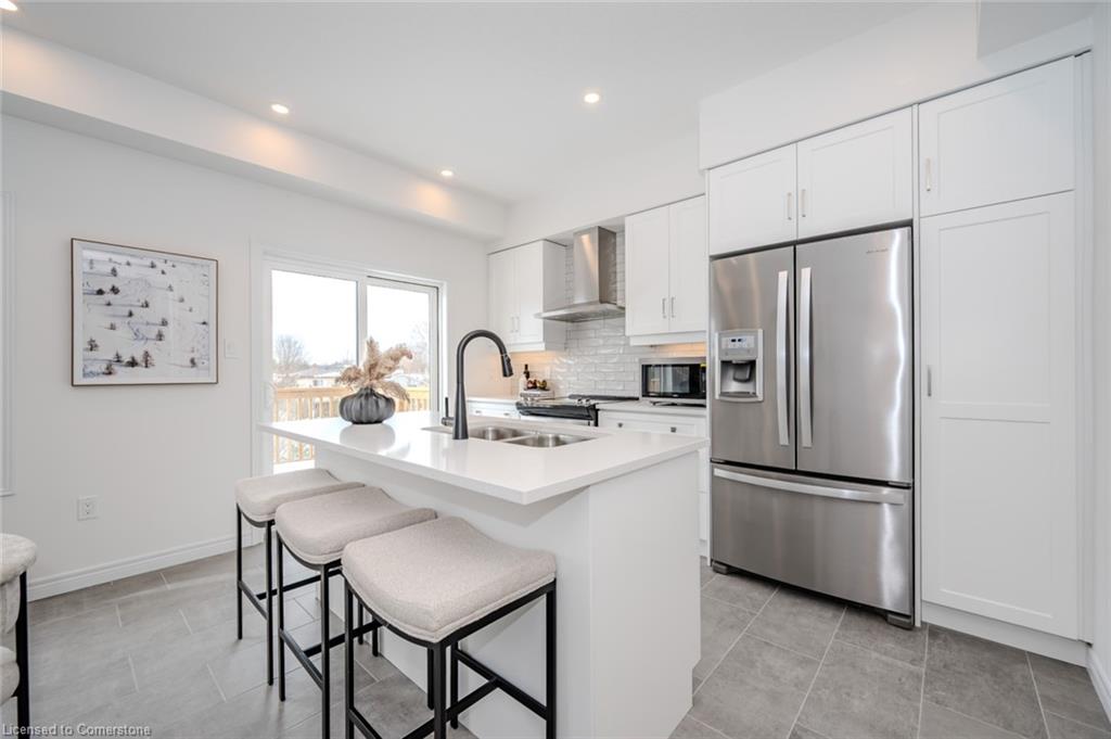 8 Sora Lane Property Photo 4