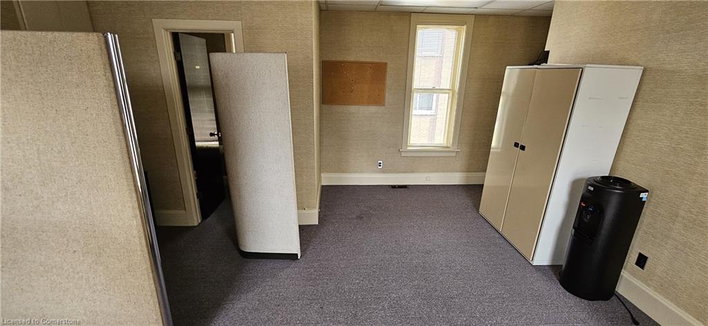 106 Young Street W Property Photo 9