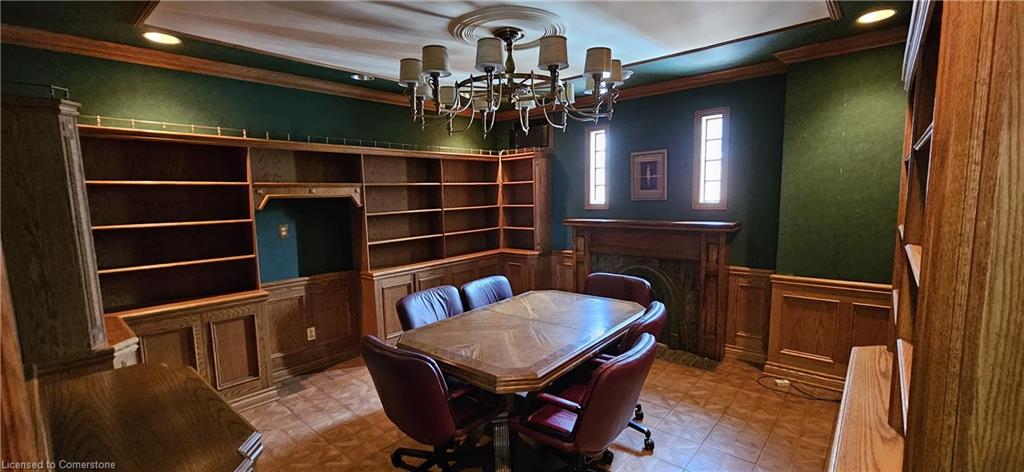 106 Young Street W Property Photo 10