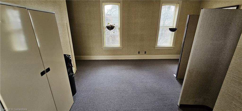 106 Young Street W Property Photo 13