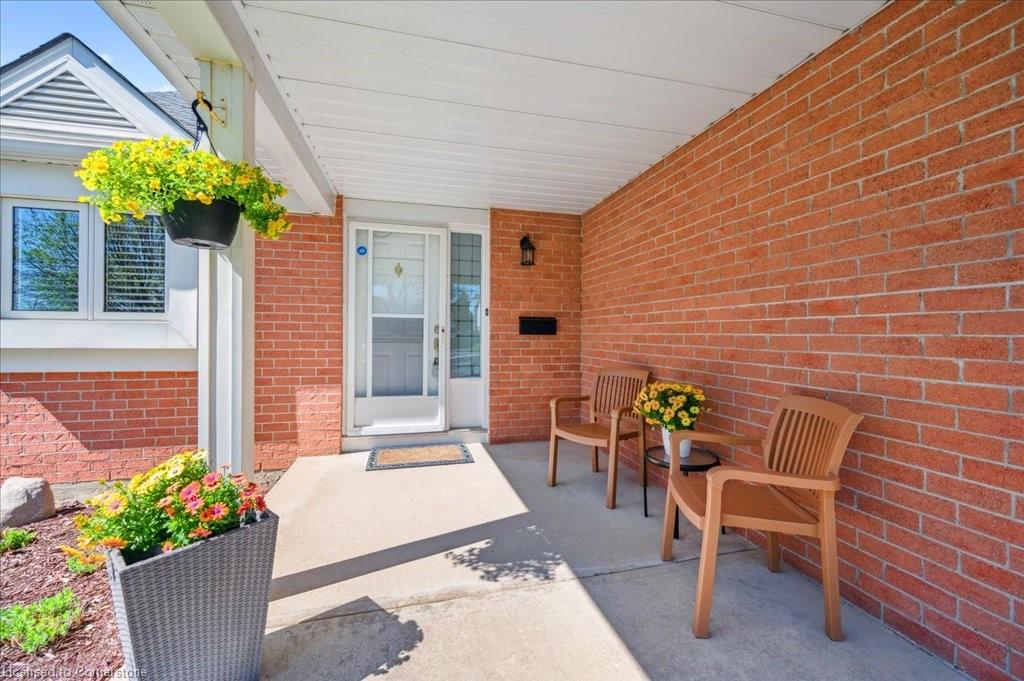 2-5 Quinte Crescent Property Photo 2