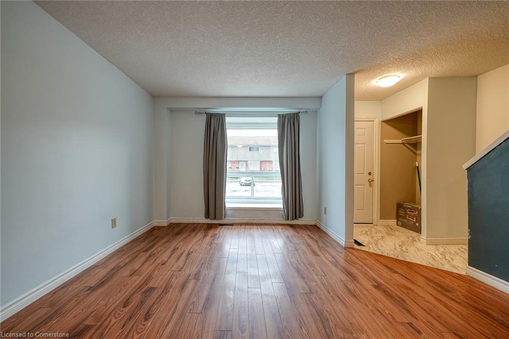 4-394 Springbank Avenue Property Photo 6