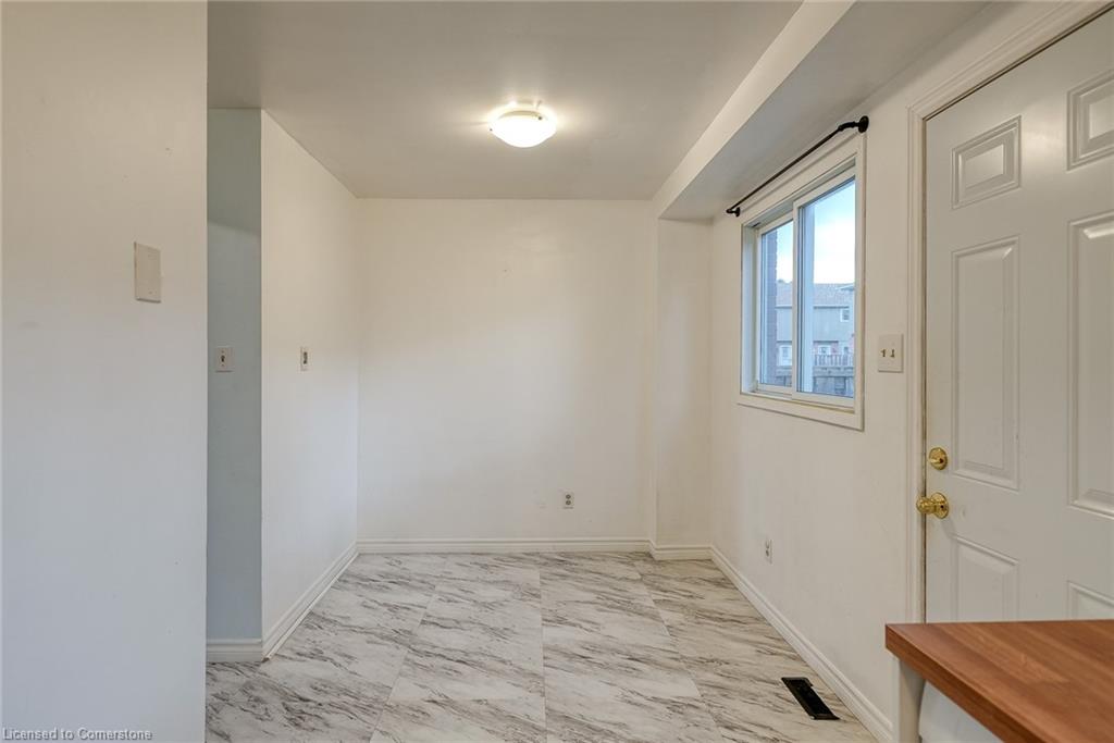 4-394 Springbank Avenue Property Photo 13