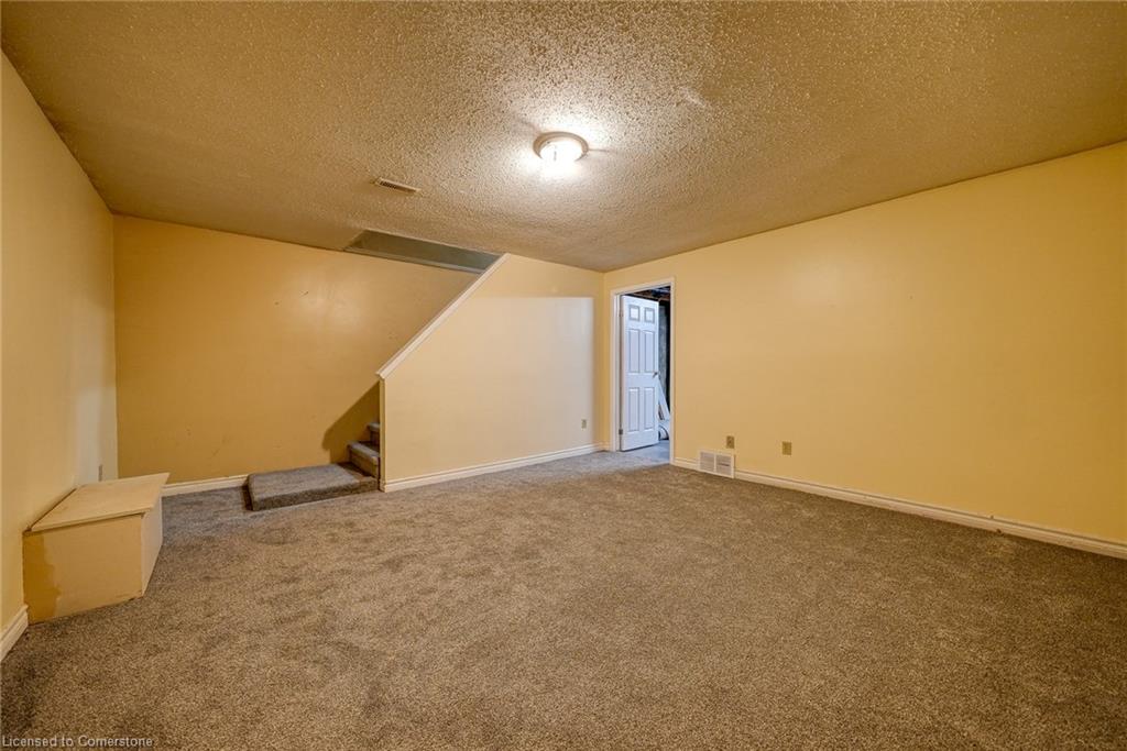 4-394 Springbank Avenue Property Photo 14