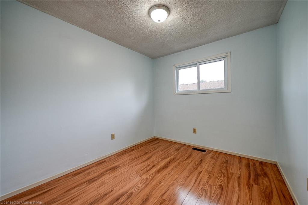 4-394 Springbank Avenue Property Photo 17