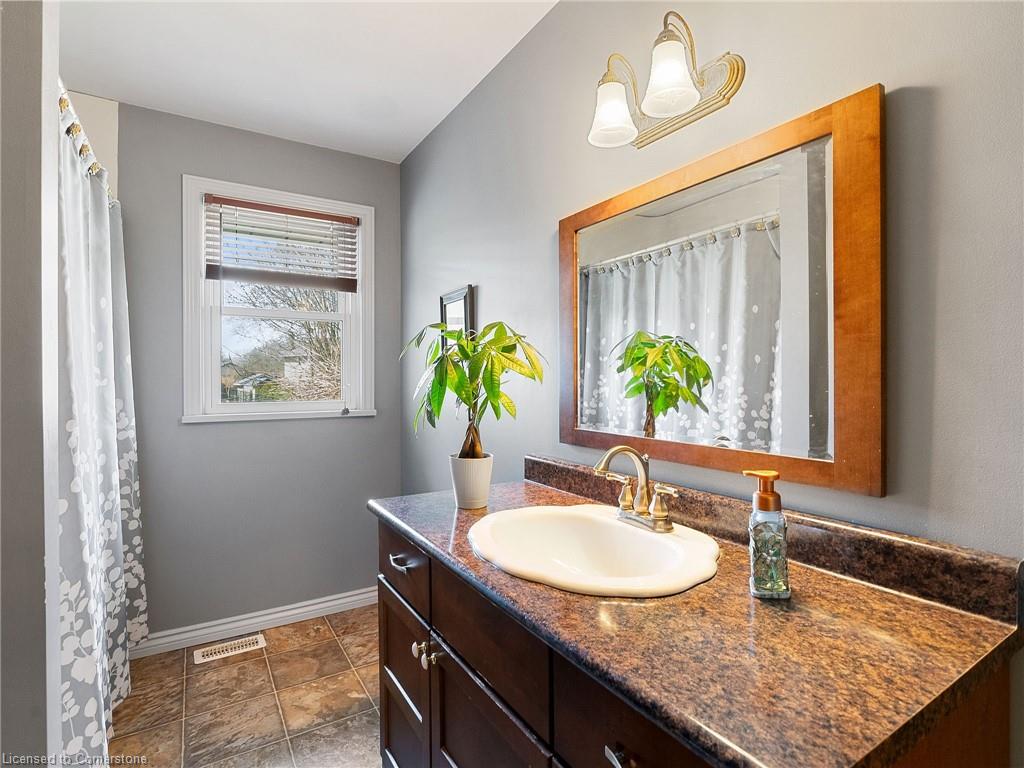 4 Laidlaw Street Property Photo 28