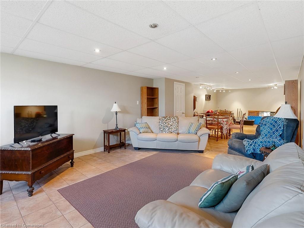 4 Laidlaw Street Property Photo 35