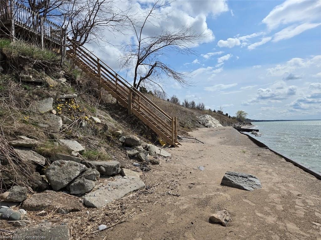72147 Lake Shore Drive Property Photo 10