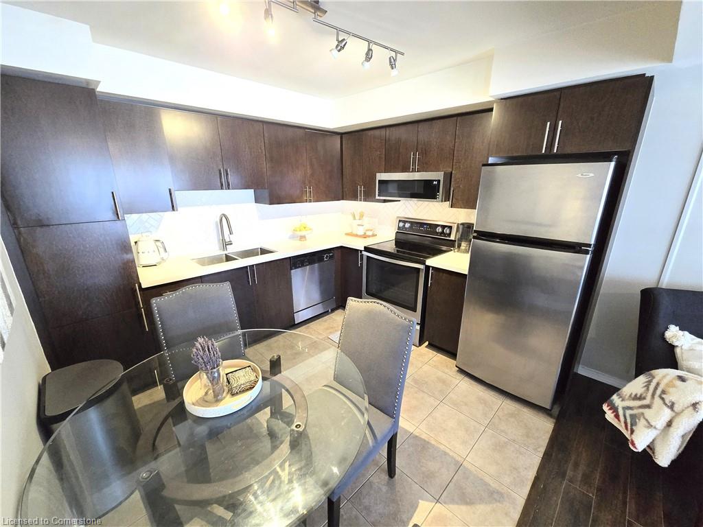 79-60 Fairwood Circle Property Photo 6
