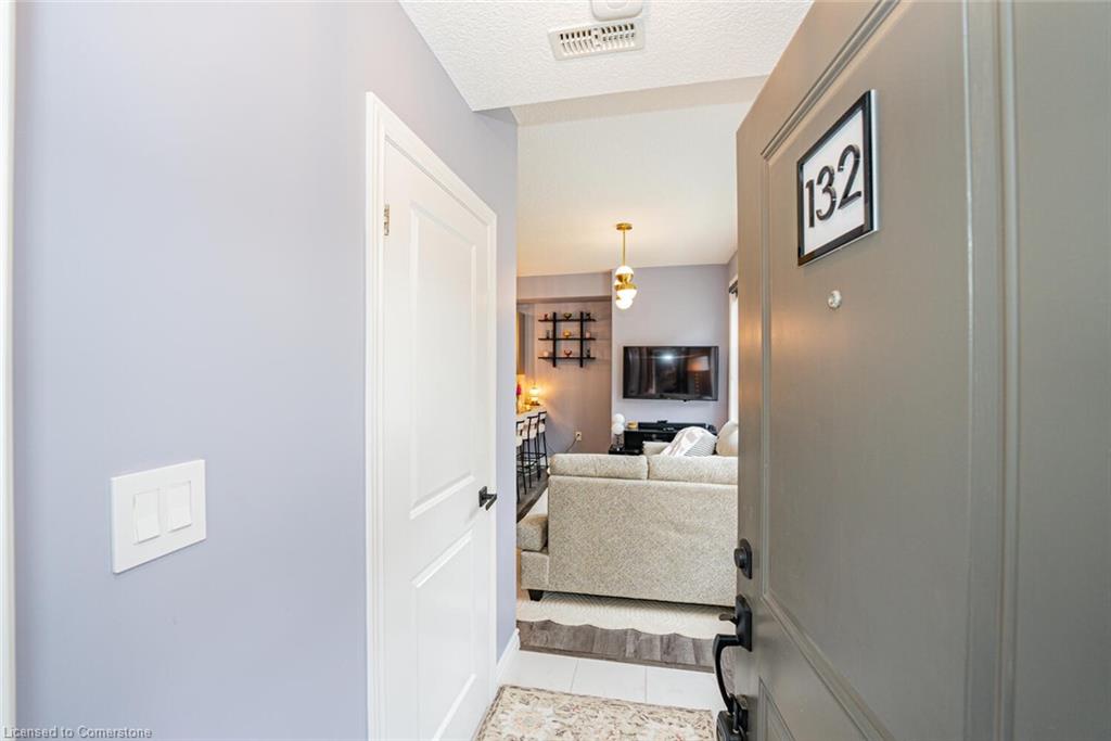 132-445 Ontario Street S Property Photo 6