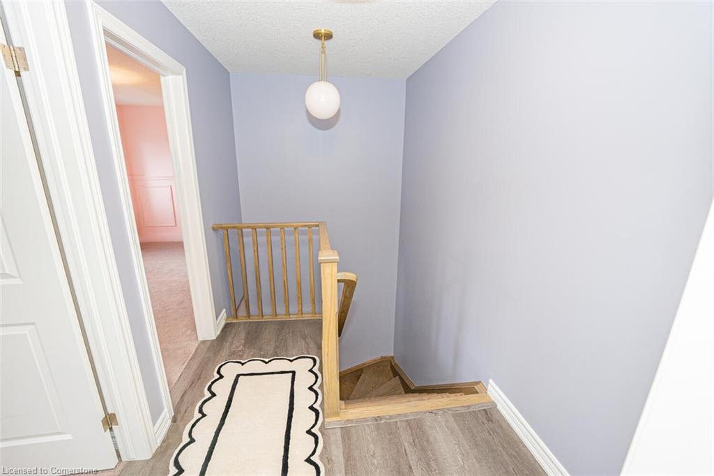 132-445 Ontario Street S Property Photo 17