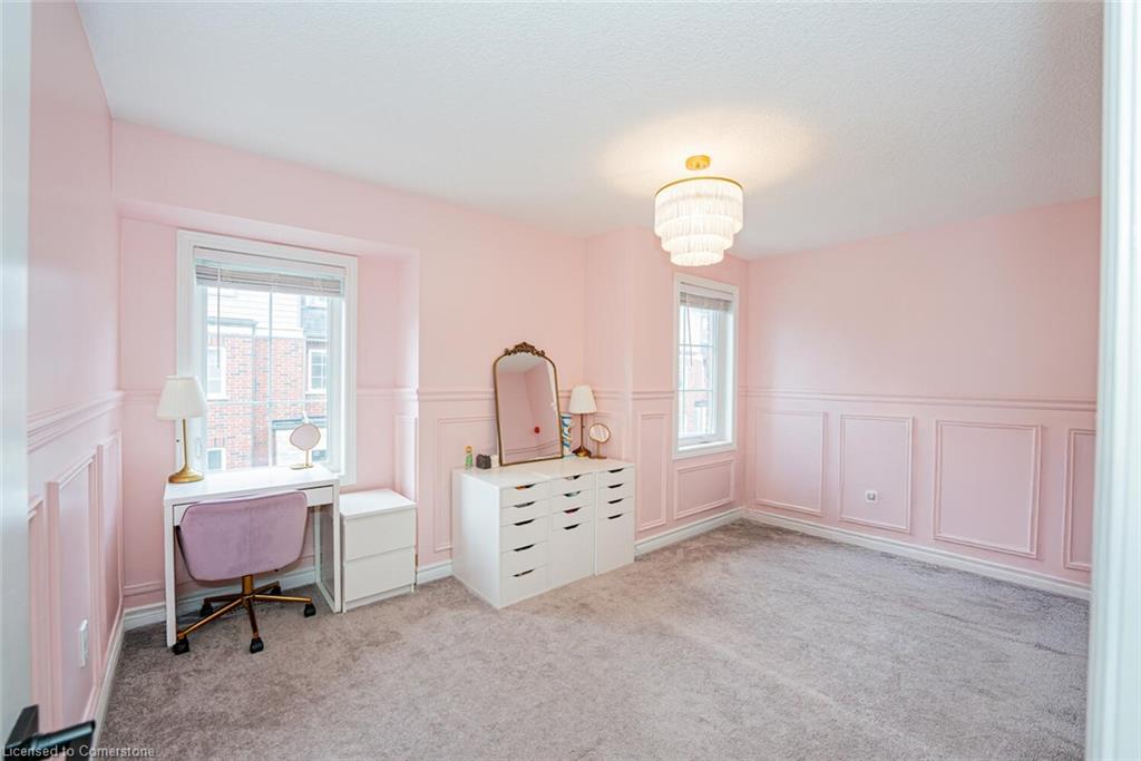 132-445 Ontario Street S Property Photo 22