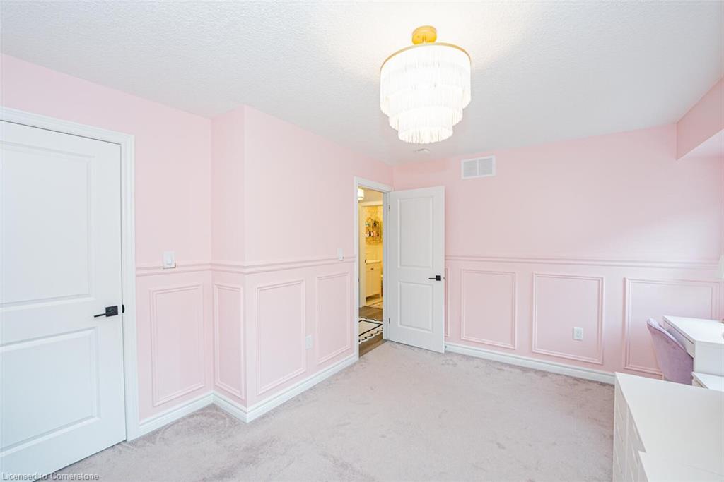 132-445 Ontario Street S Property Photo 24