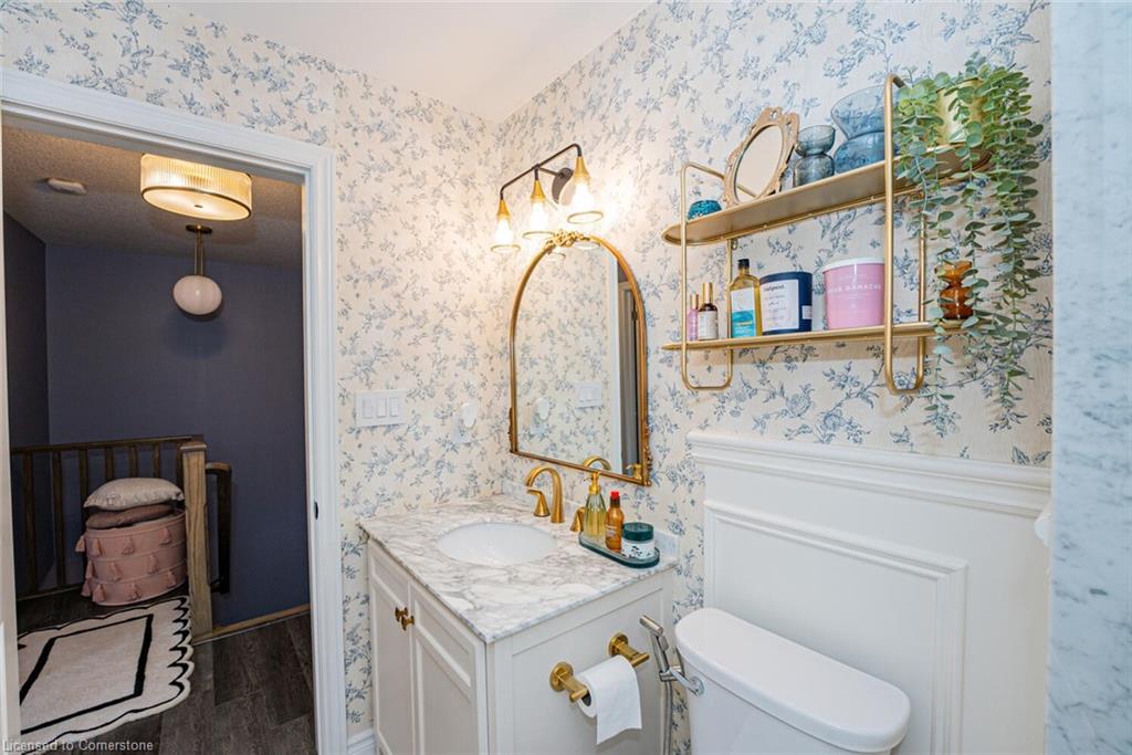 132-445 Ontario Street S Property Photo 26