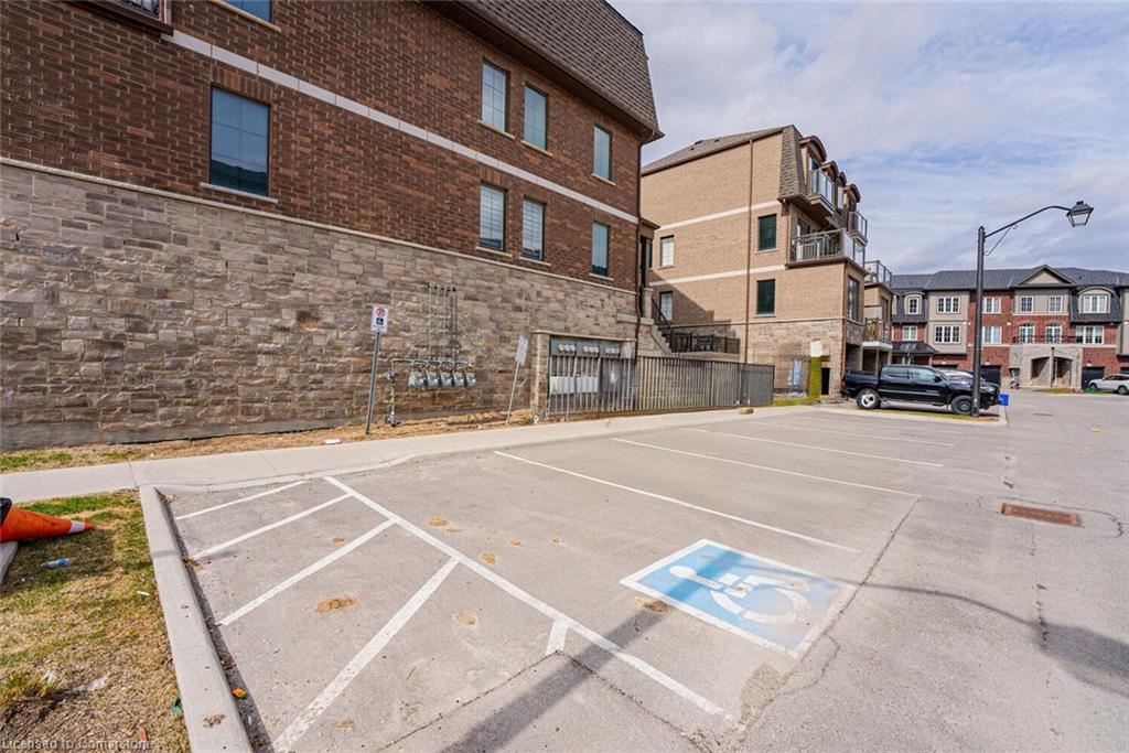 132-445 Ontario Street S Property Photo 36